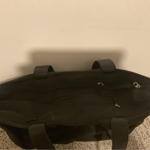 Dolce Vita “Tammy” tote - black origami exterior in Soft Nylon BNWOT - Picture 4 of 6